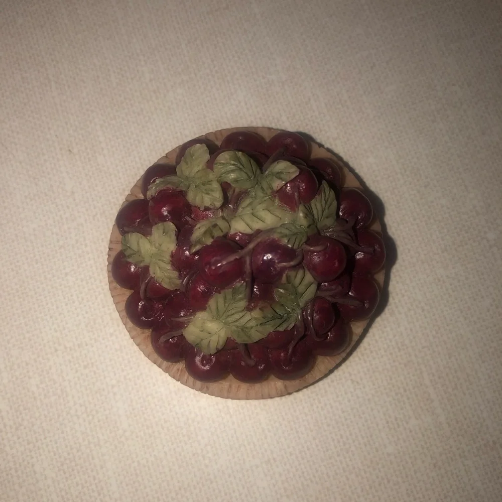 Vintage 1993 Dezine‎ Grape Basket Trinket Box Collectible Hand Painted